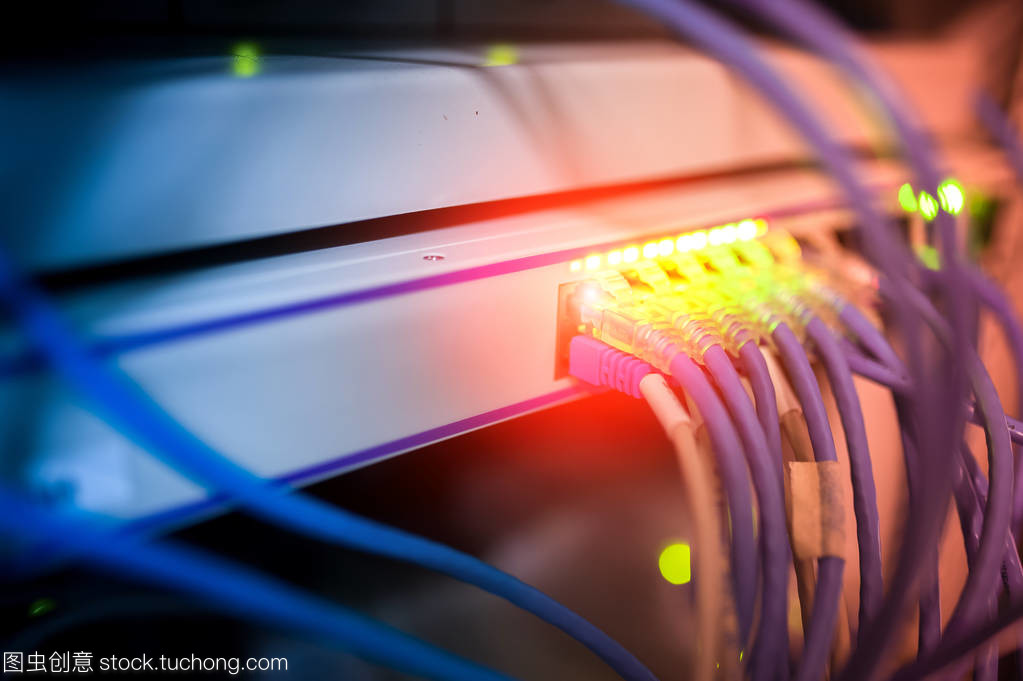 核心交換機 網(wǎng)絡(luò)空間的樞紐與神經(jīng)中樞